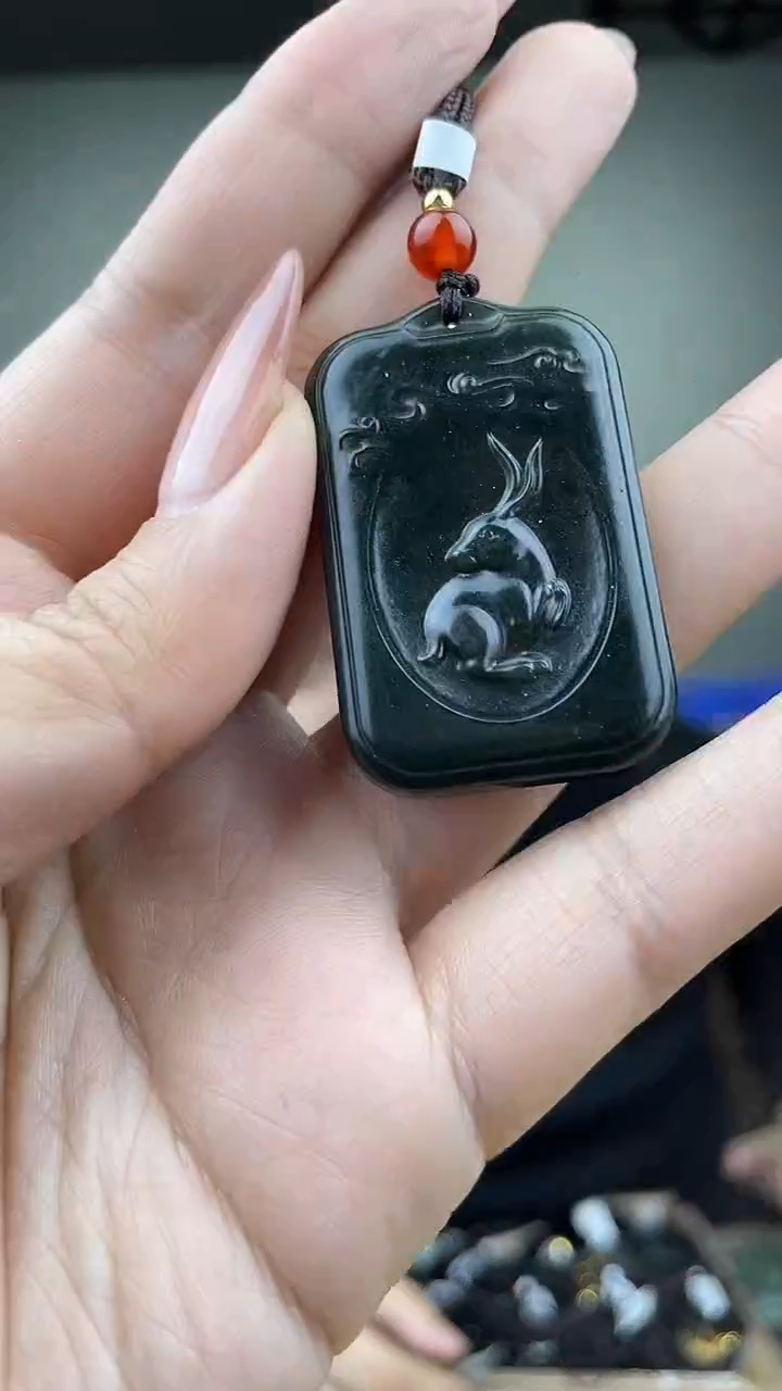 颈饰未镶嵌和田玉1