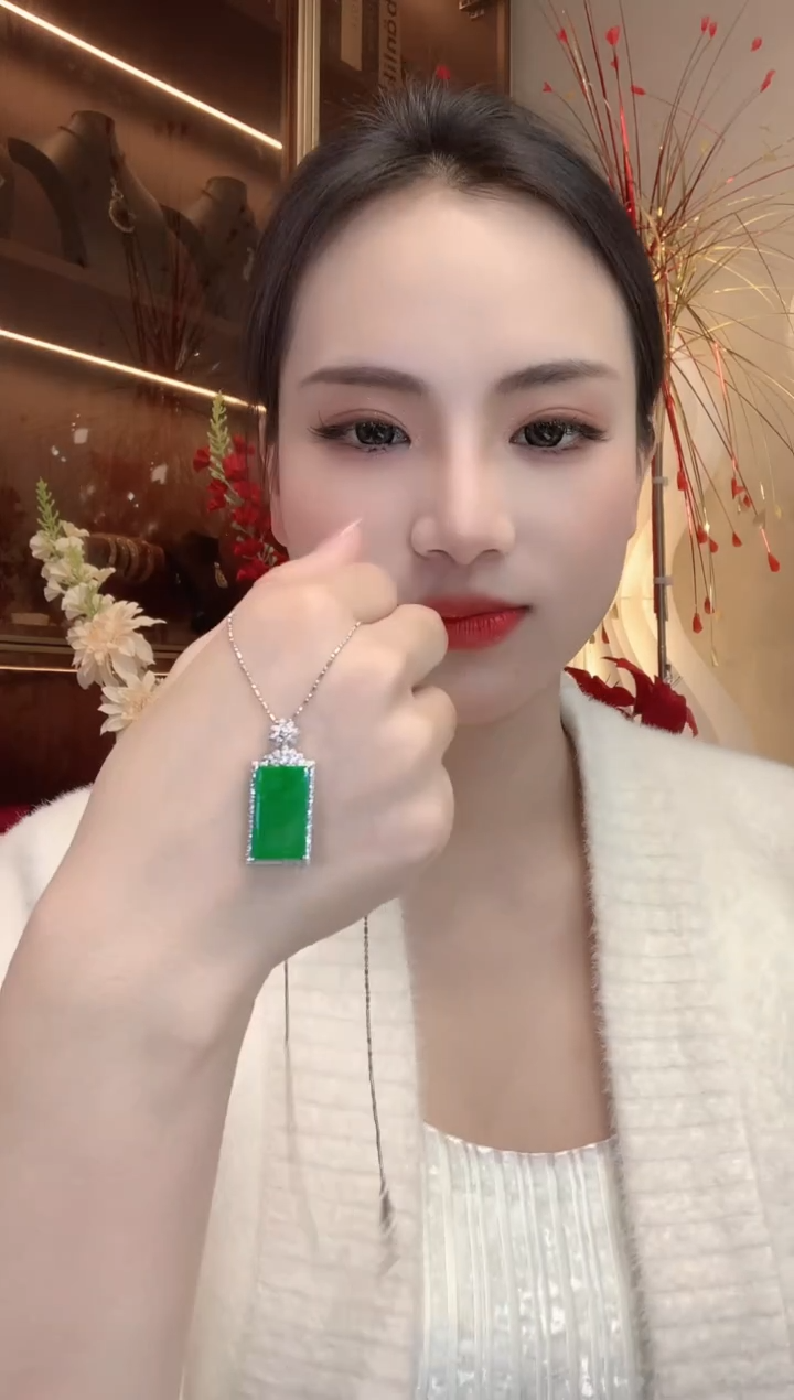 【闪购商品】翡翠吊坠(不含链)18K金镶嵌A26 多样性发货一件