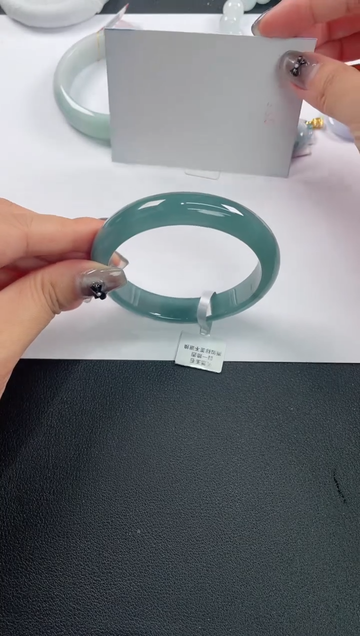 未镶嵌手镯翡翠基地发货H8990