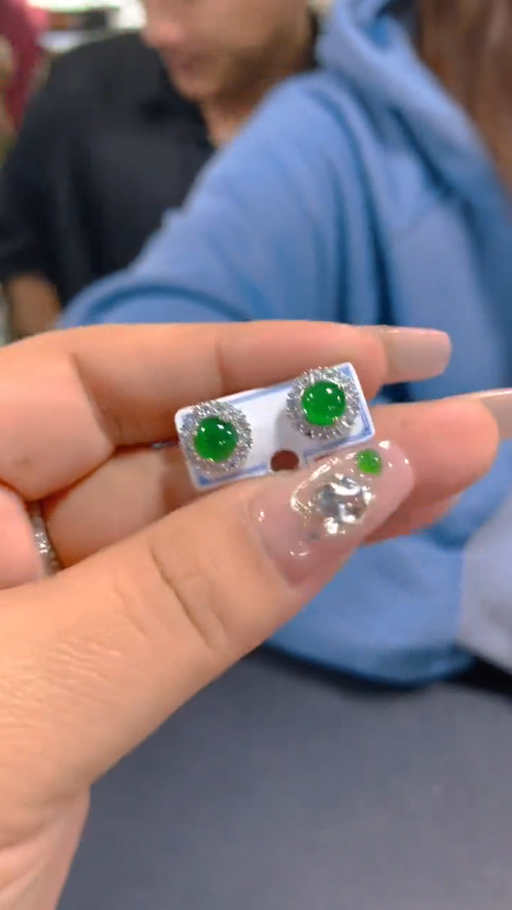 【闪购商品】翡翠耳饰未镶嵌0246638808多样性发其一