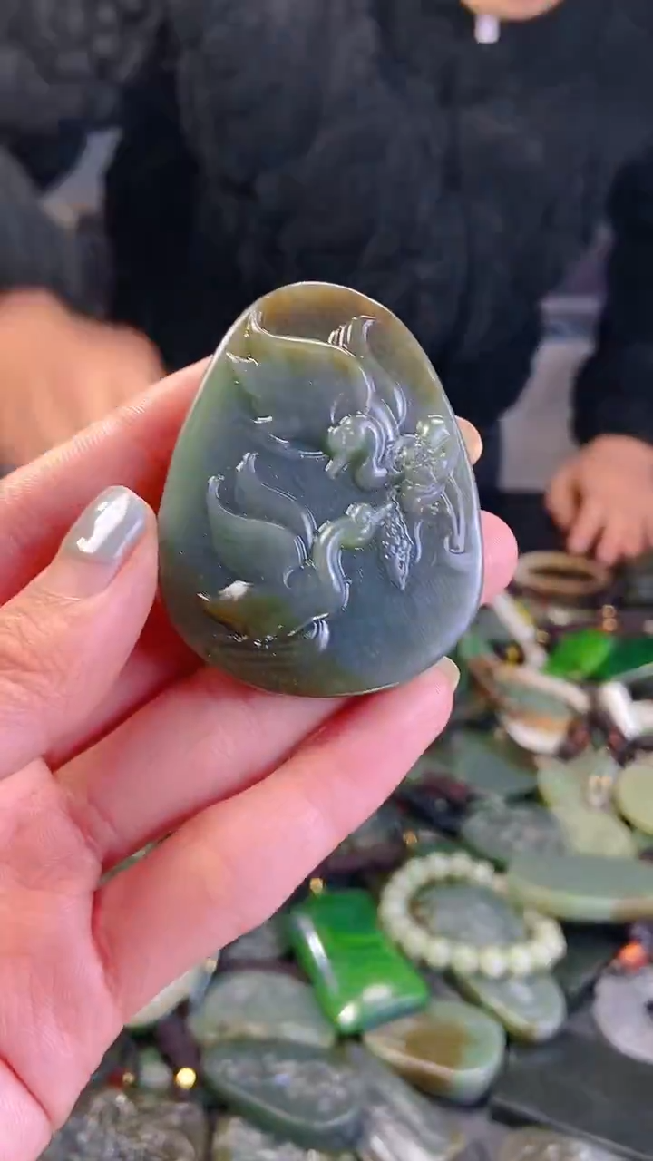 颈饰未镶嵌和田玉1