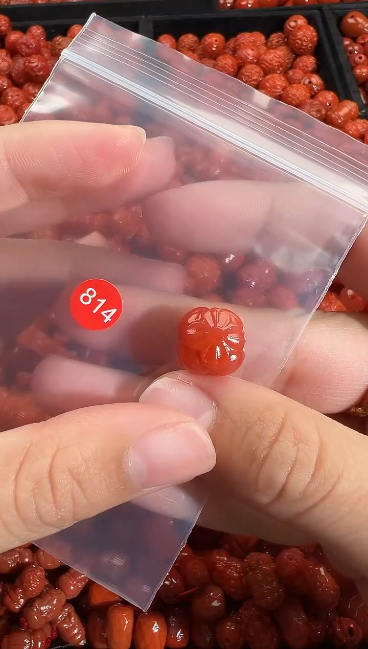 颈饰未镶嵌南红玛瑙1