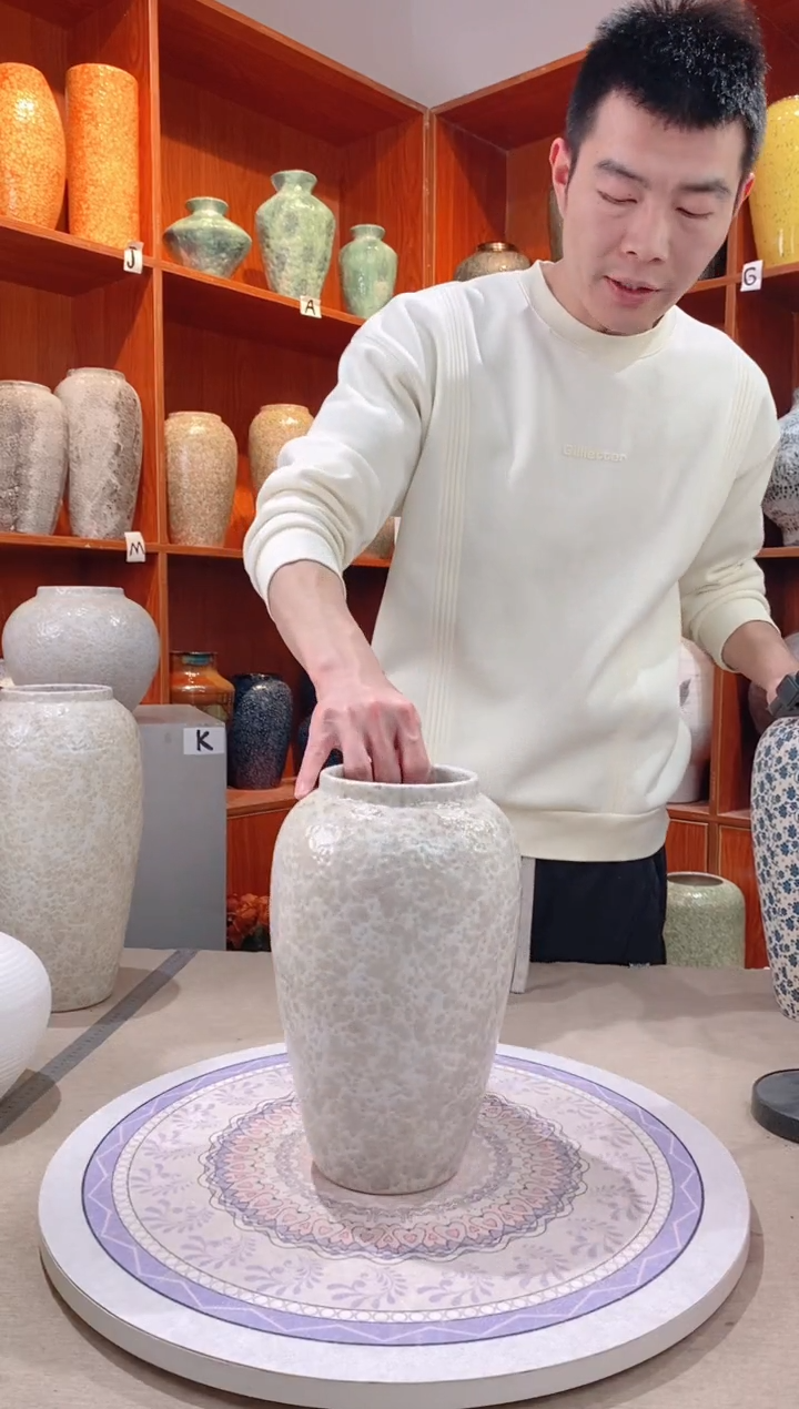 【闪购商品】瓶茶白 中号  陶瓷花瓶 无花