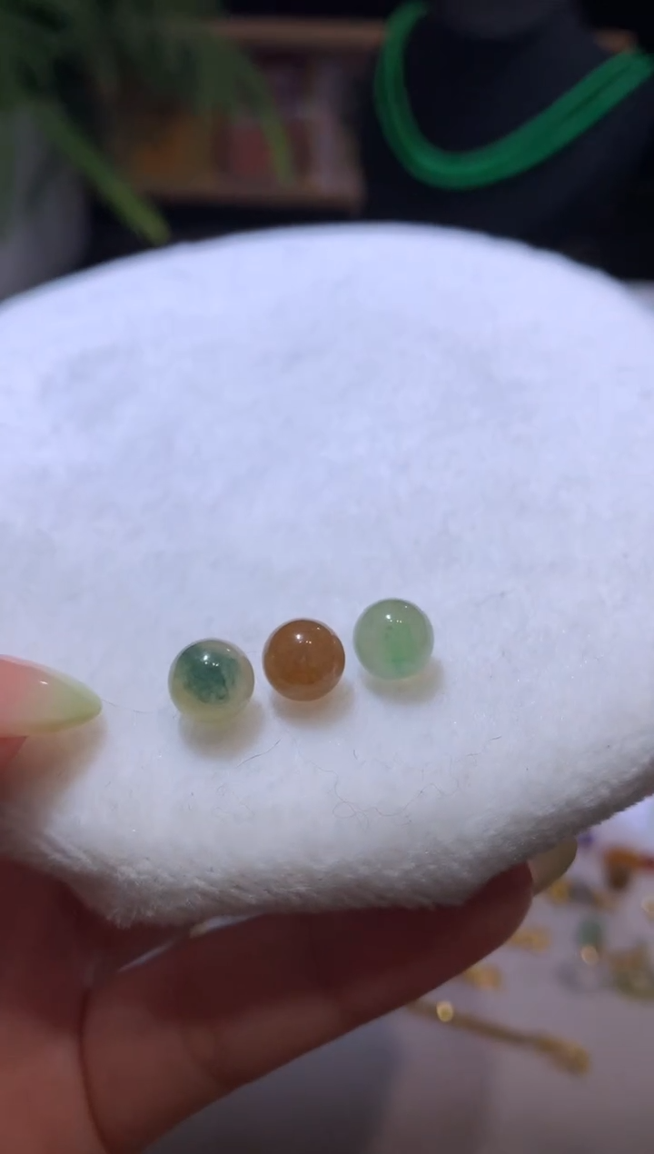 【闪购商品】定制翡翠未镶嵌7.2珠子1500+150