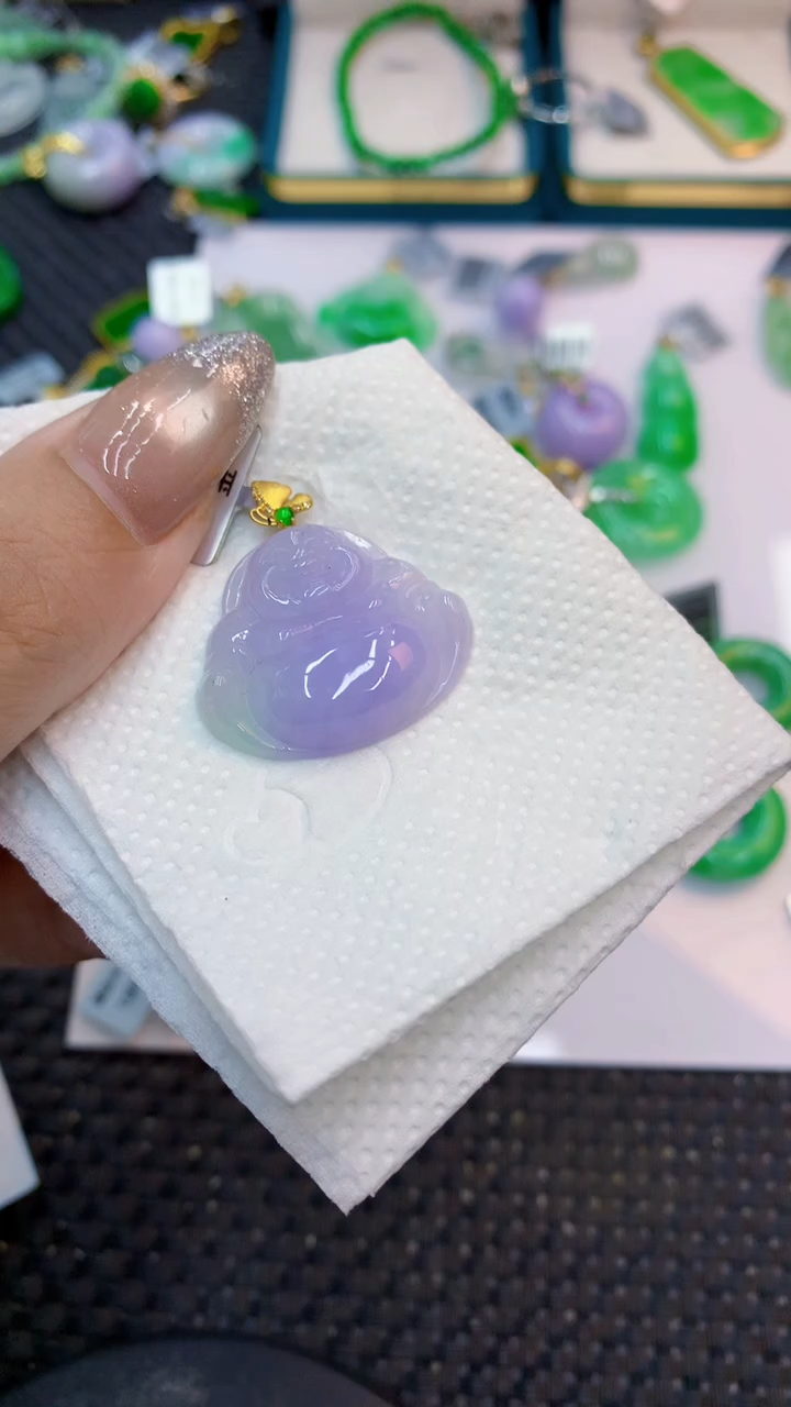 颈饰18K金镶嵌翡翠1