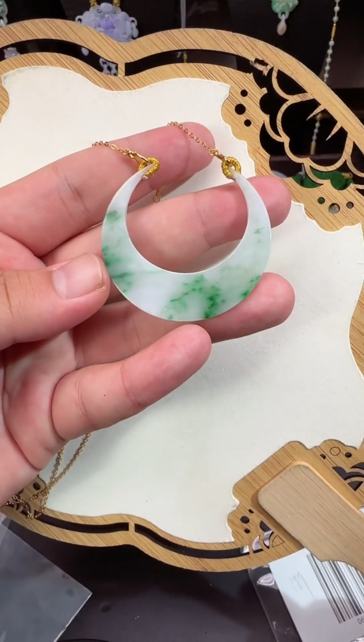 【闪购商品】翡翠颈饰未镶嵌牌子