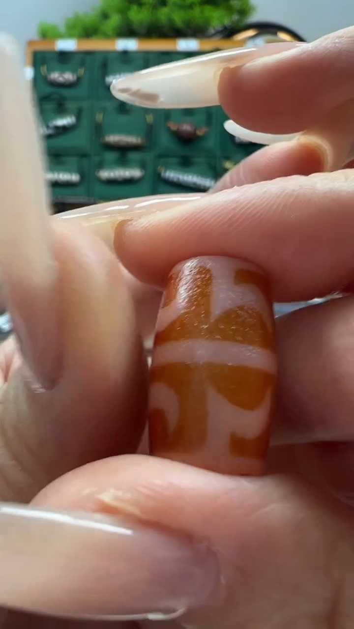 玛瑙/玉髓（覆膜）颈饰未镶嵌60微瑕随机发货