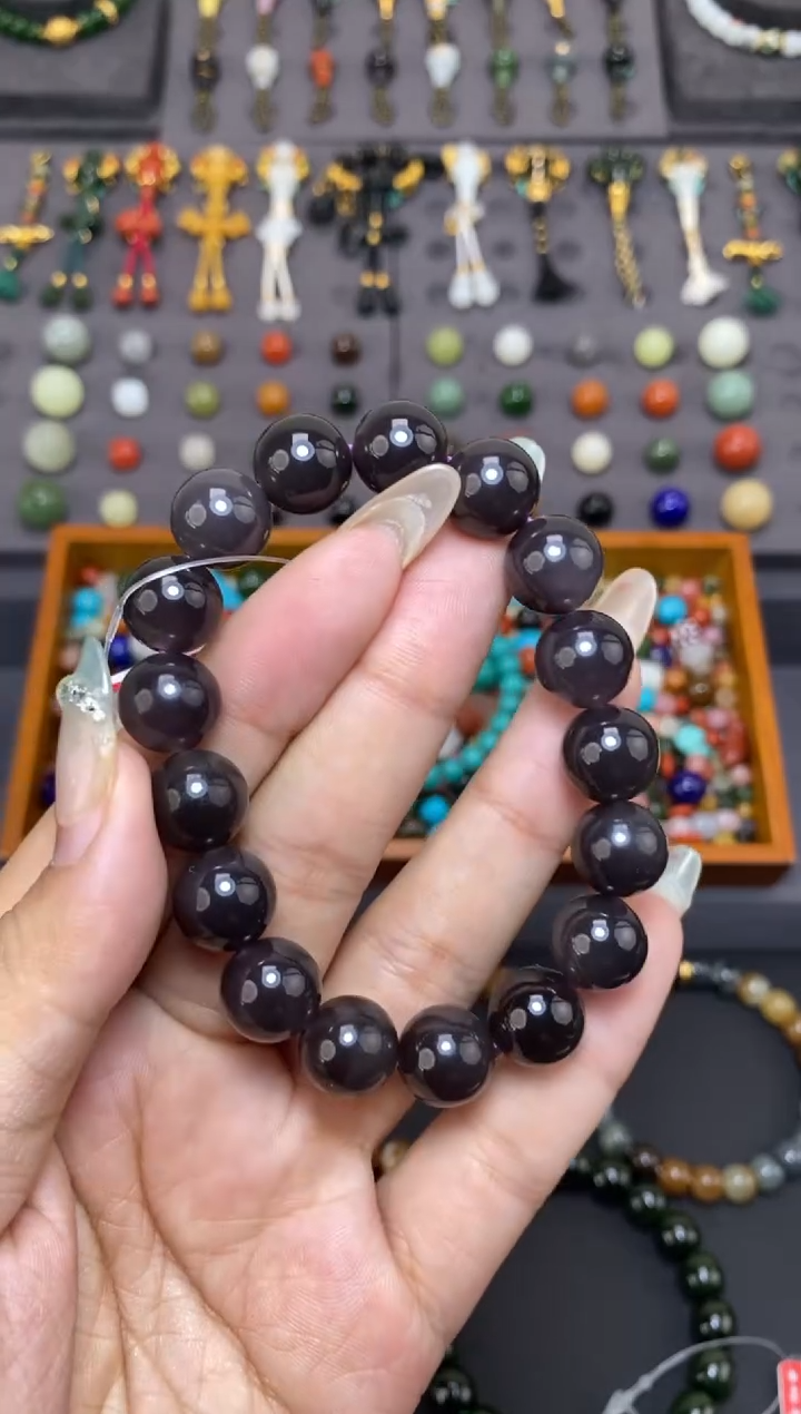 未镶嵌和田玉挂件12mm烟紫圆珠手串