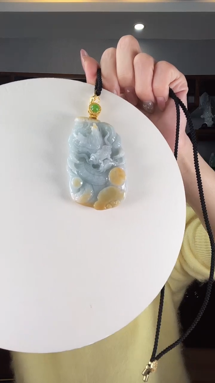 【闪购商品】翡翠颈饰未镶嵌龙