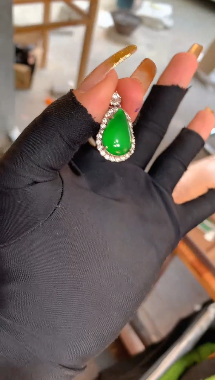 【闪购商品】定制翡翠未镶嵌28定制翡翠-多样性发货（发其一）