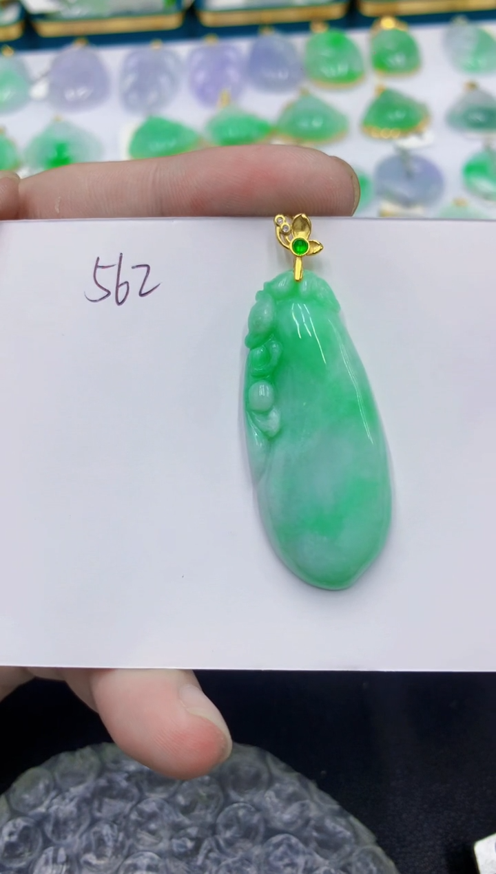 颈饰未镶嵌翡翠葑****愛翡翠