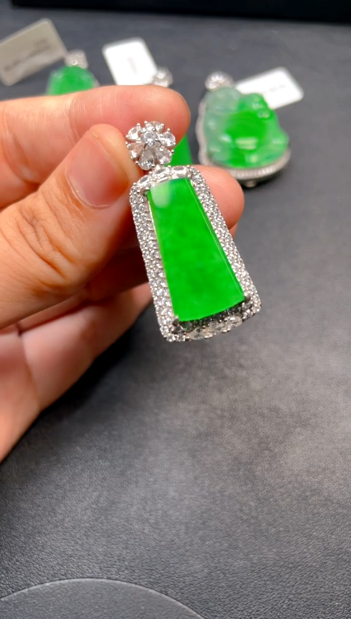 吊坠(不含链)银S925镶嵌翡翠吊坠