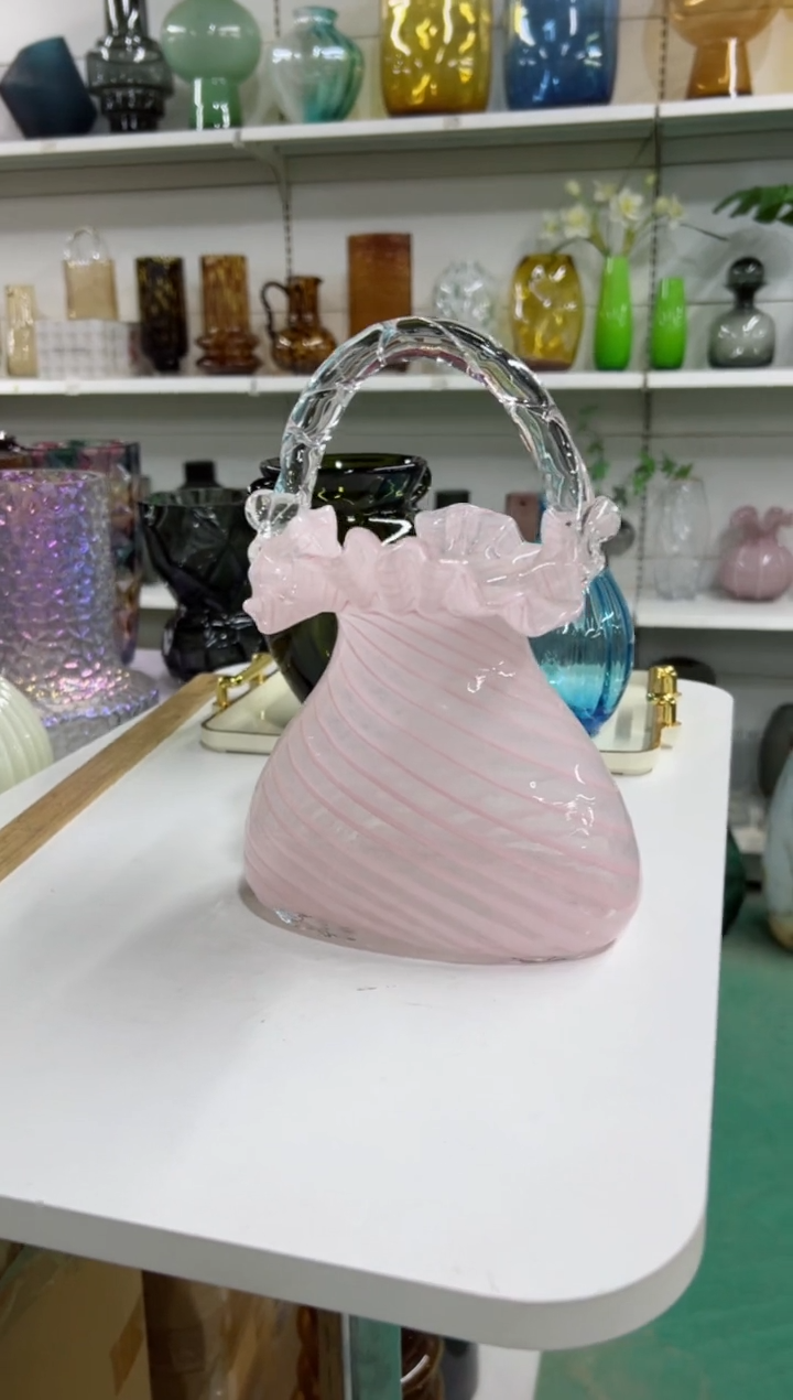 【闪购商品】玻璃粉色提篮  