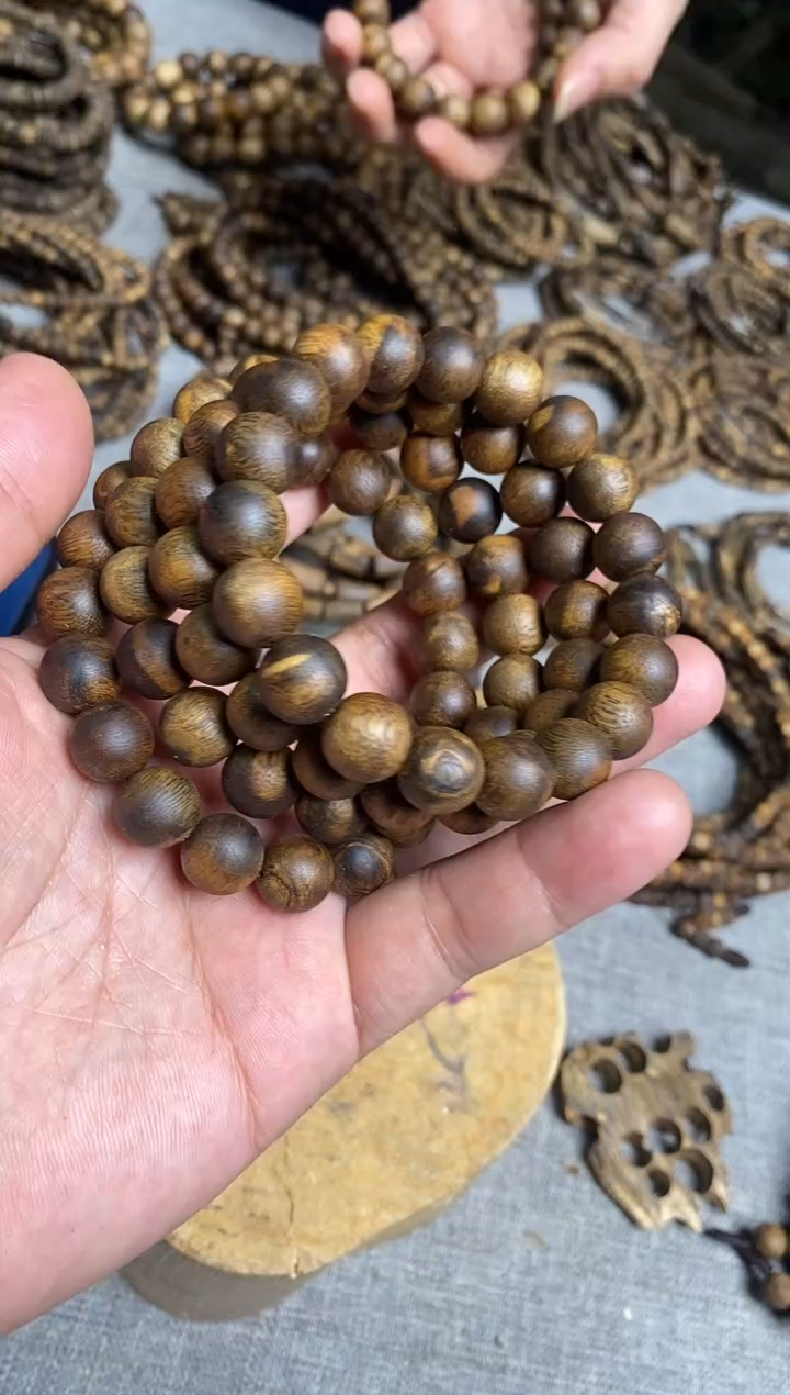 沉香手串1.1圆珠单圈手串多样性发一