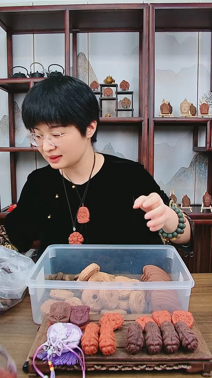 【闪购商品】朱砂大四合香方瑕疵大貔貅