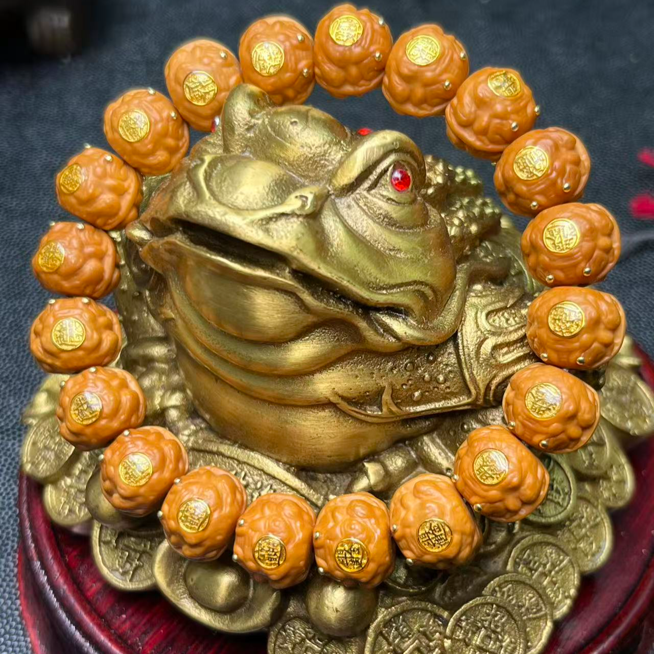 猴头核桃雕刻镶嵌满标金蟾手串精致工艺13~14左右尺寸