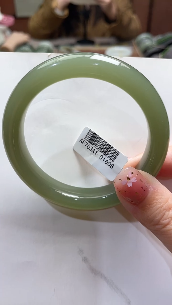 【闪购商品】和田玉手镯未镶嵌58+圈口