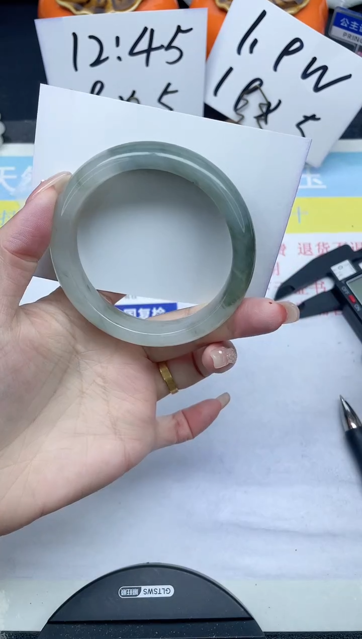 【闪购商品】石英质玉手镯未镶嵌120-58