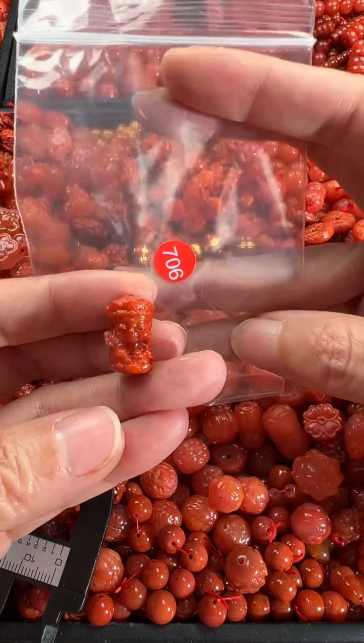 【闪购商品】南红玛瑙颈饰未镶嵌1