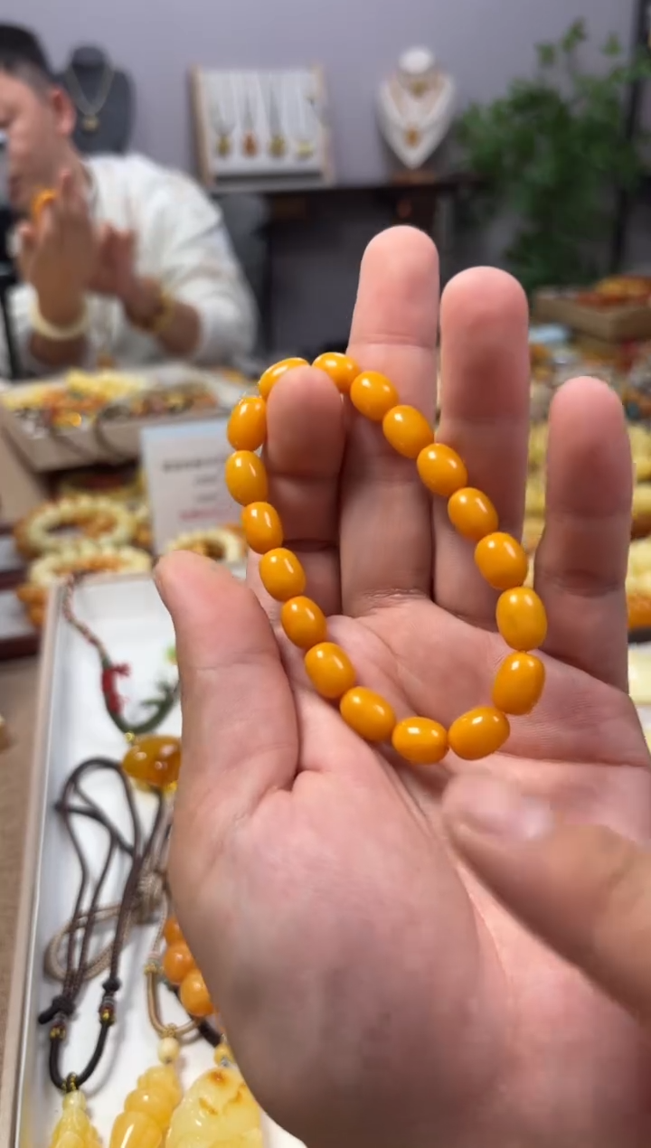 【闪购商品】蜜蜡裸石未镶嵌手串