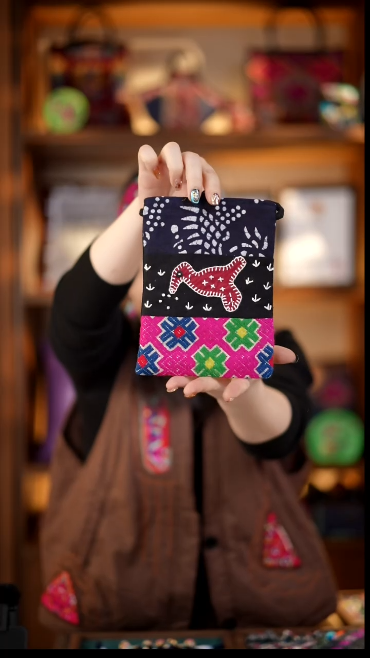 织绣私人定制苗族手工Z378