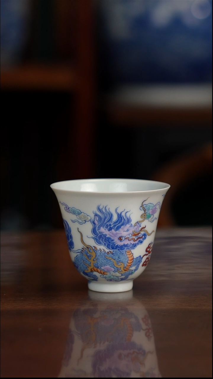 空山明月新派斗彩