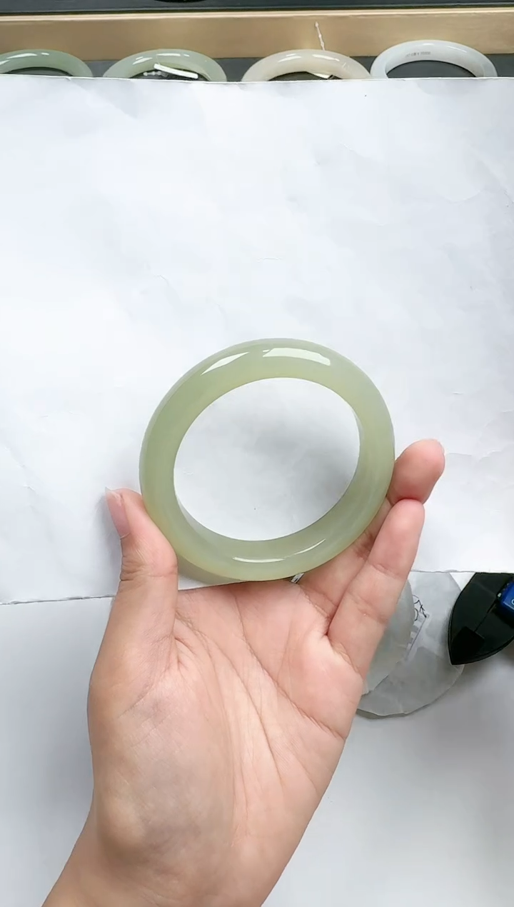 【闪购商品】和田玉手镯未镶嵌56/57圈口 YY