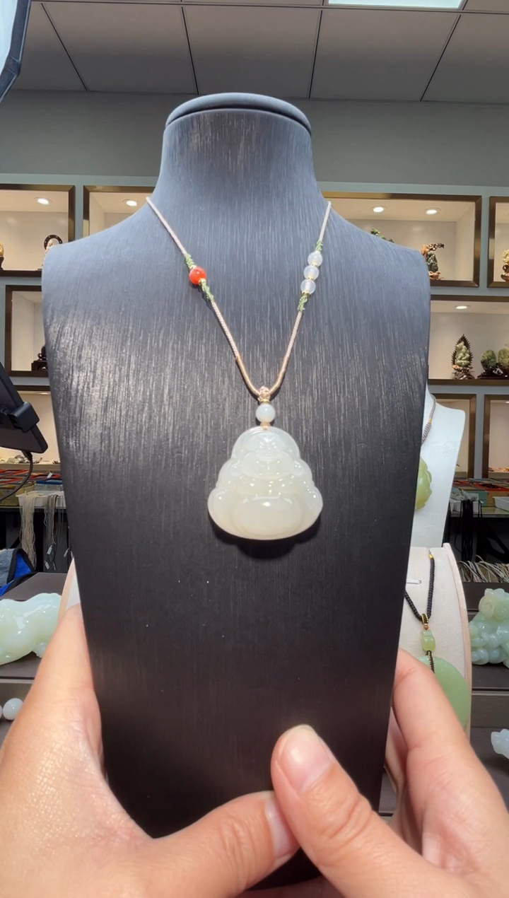 颈饰未镶嵌和田玉苏