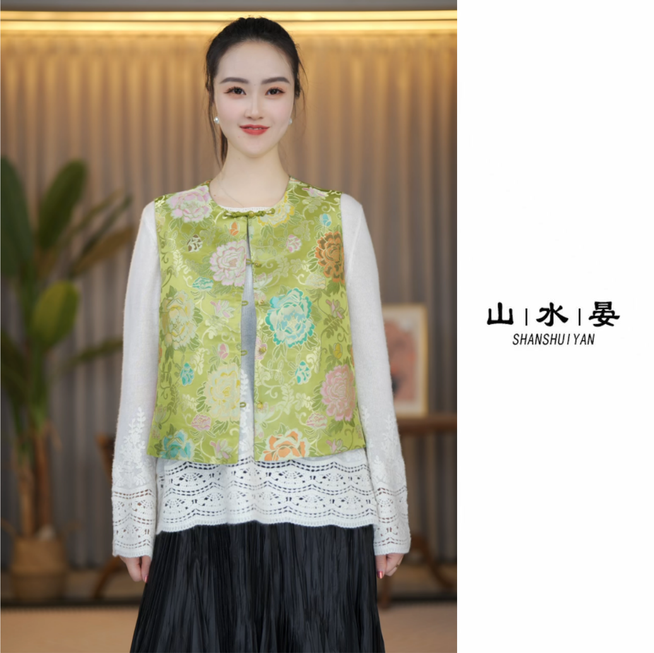 2025新款中式云锦马甲女士复古民族风洋气时尚休闲减龄UNX5382