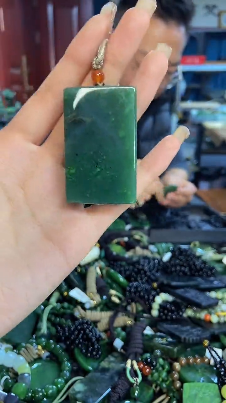 未镶嵌和田玉挂件1