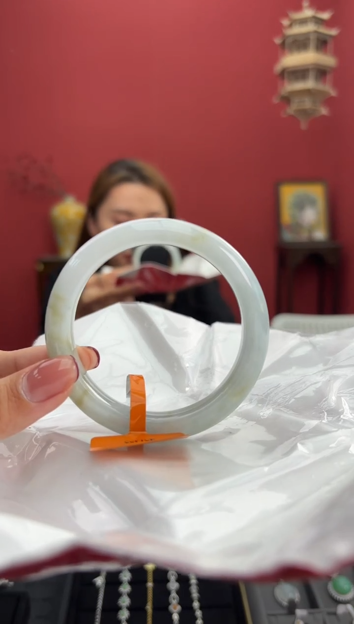 【闪购商品】翡翠手镯未镶嵌9手镯