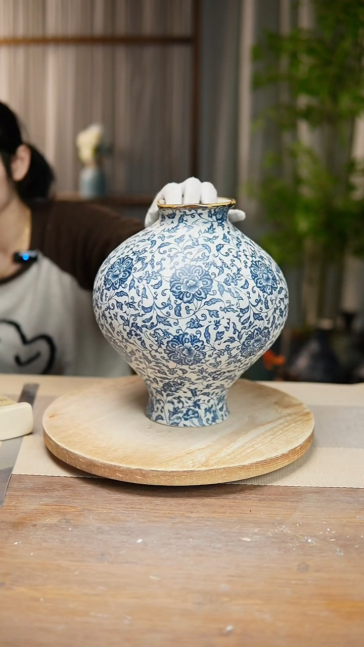 【闪购商品】陶瓷 花器青花瓷缠枝莲灯笼