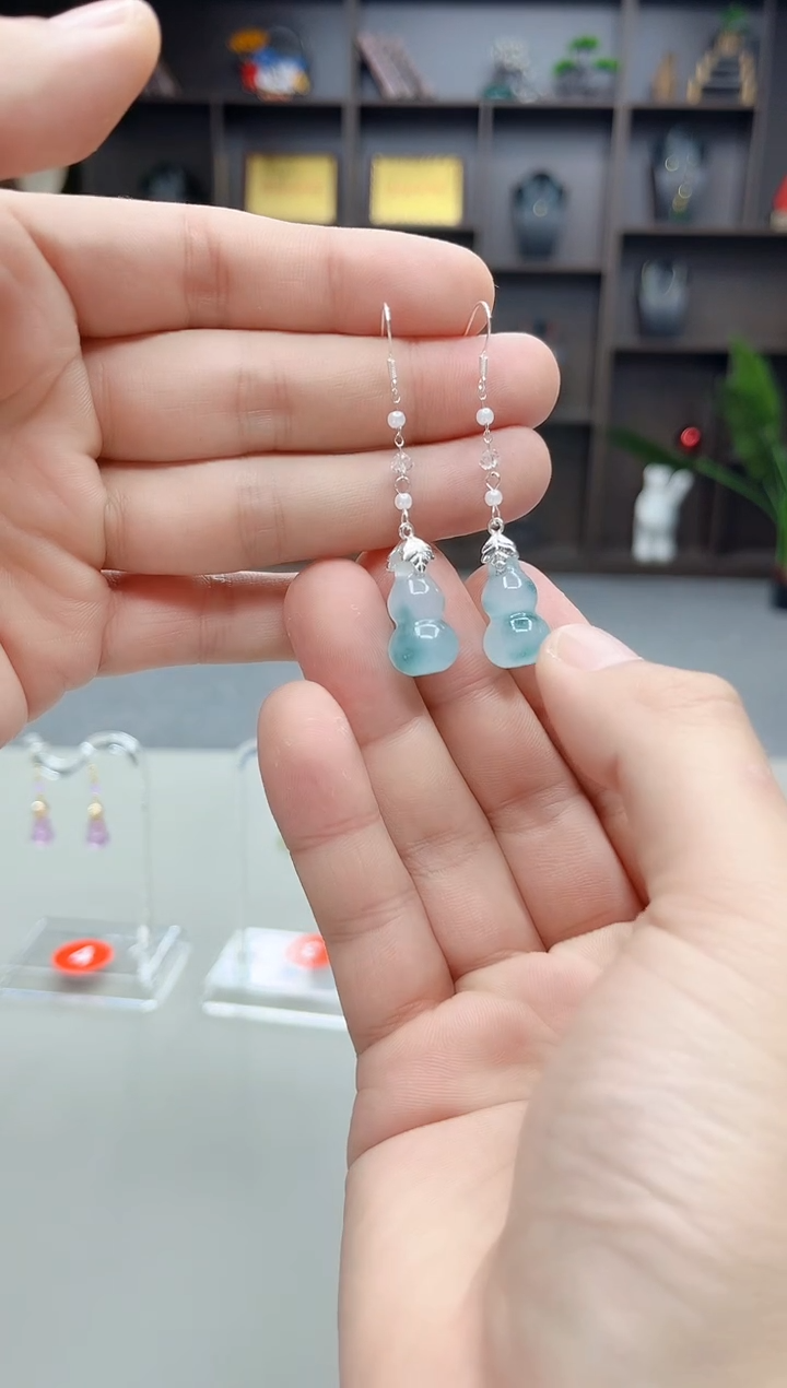 未镶嵌石英质玉（天山翠）耳饰219000