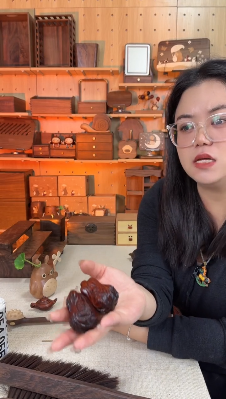 木紫檀木实木2个白菜手把件