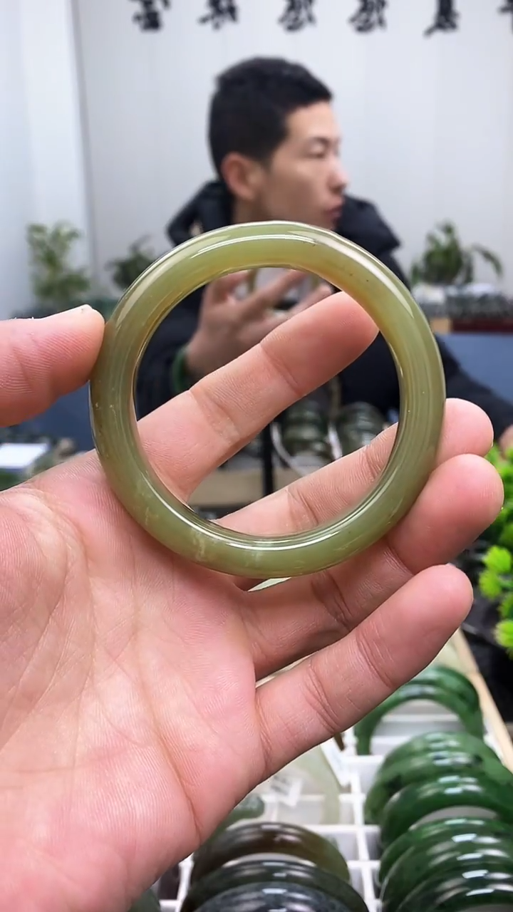 【闪购商品】和田玉手镯未镶嵌56.5