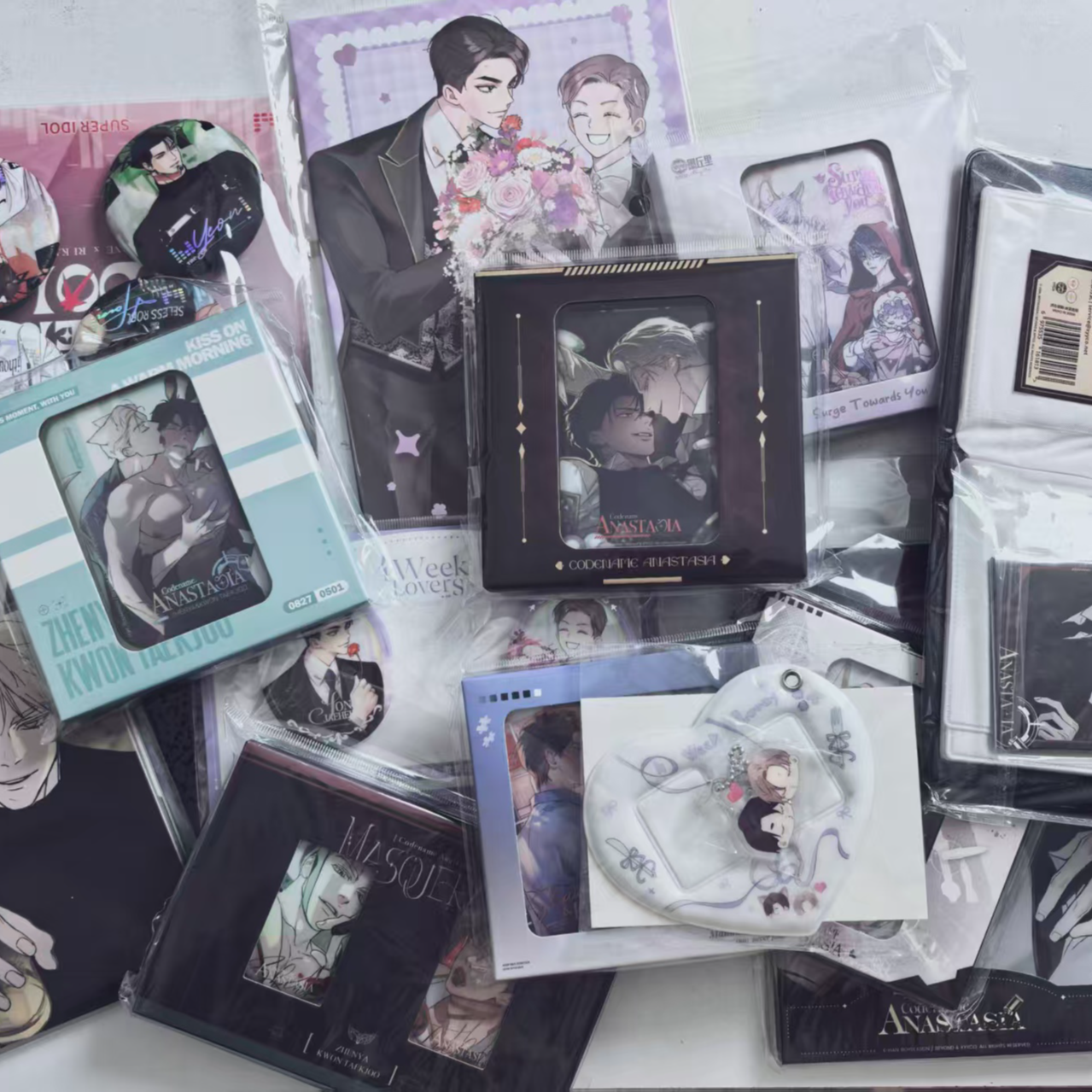 【元旦】韩漫原耽福利品合集徽章色纸卡册