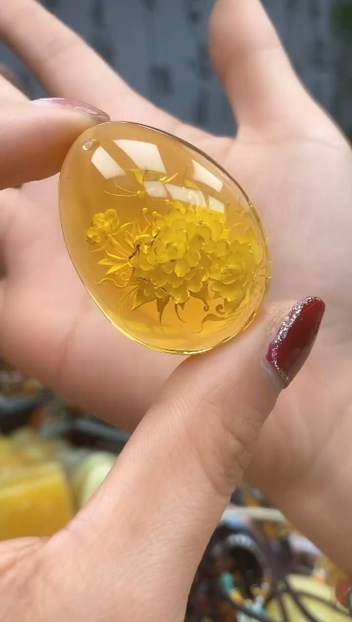 【闪购商品】琥珀裸石未镶嵌挂坠