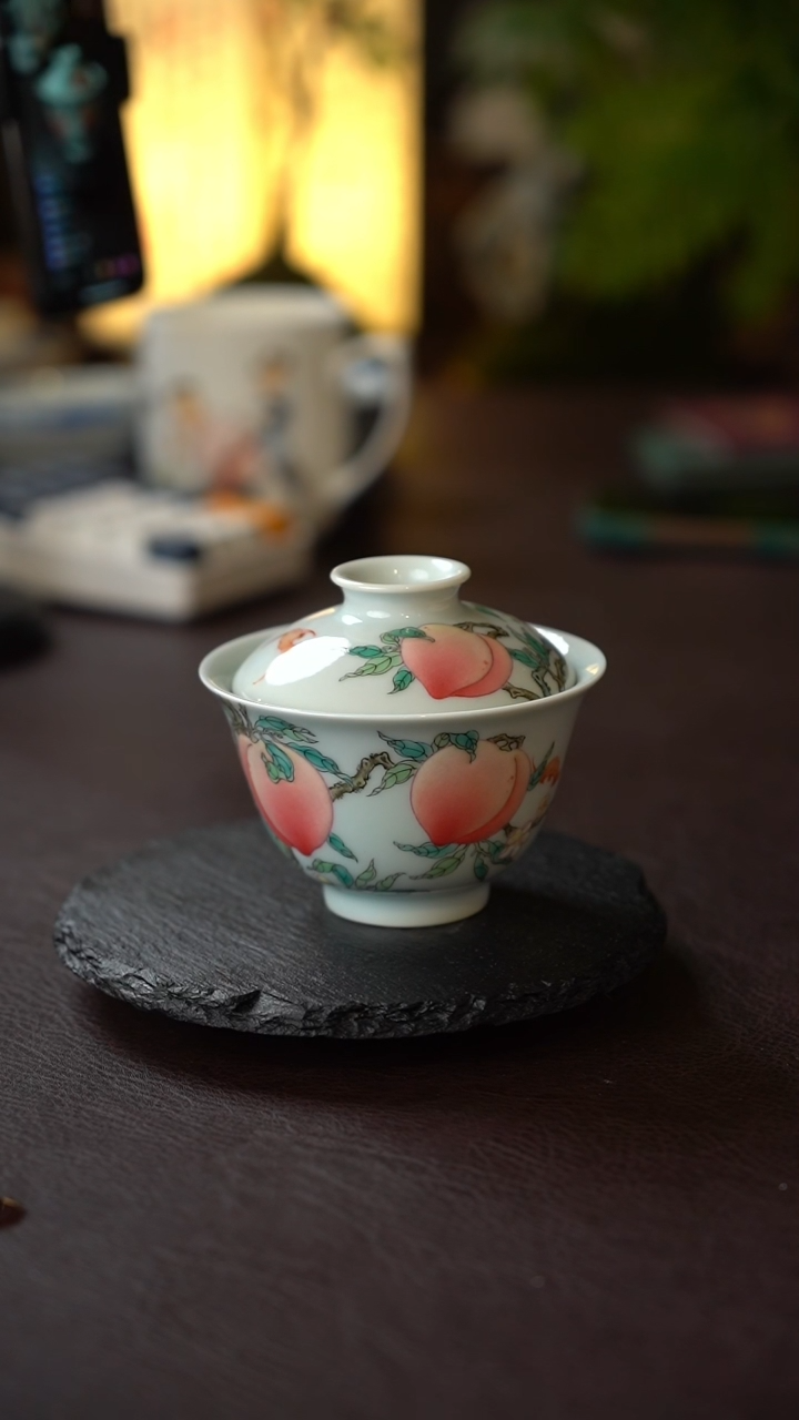 景德镇全手工手绘粉彩桃子二才盖碗