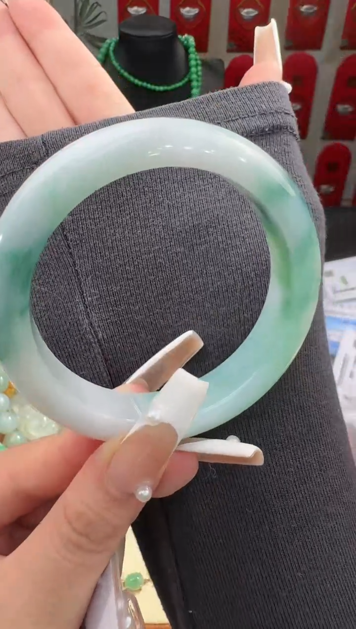 【闪购商品】翡翠手镯未镶嵌手镯