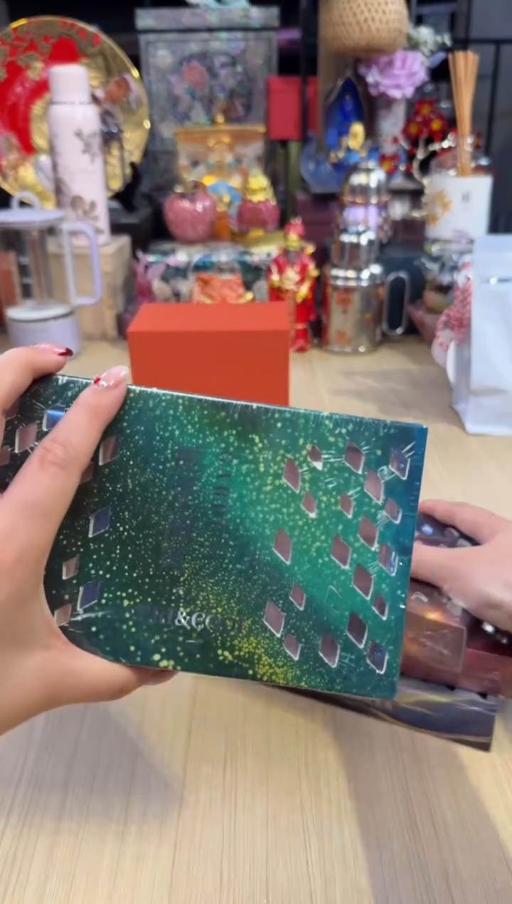 208长盒香膏套四