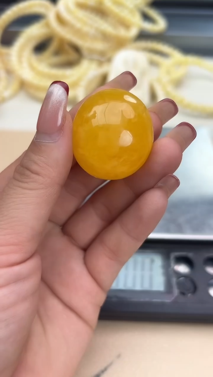 【闪购商品】琥珀裸石未镶嵌蜜蜡吊坠