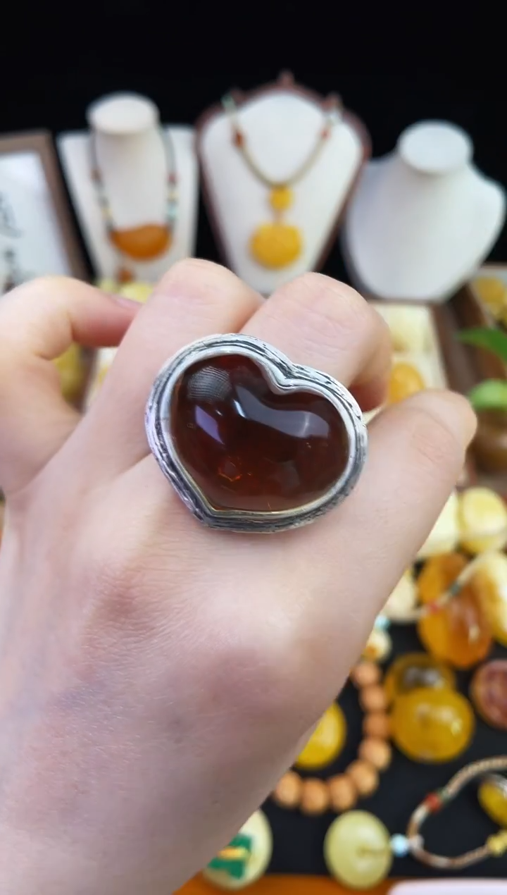 琥珀未镶嵌珠宝奇石小*子柒月