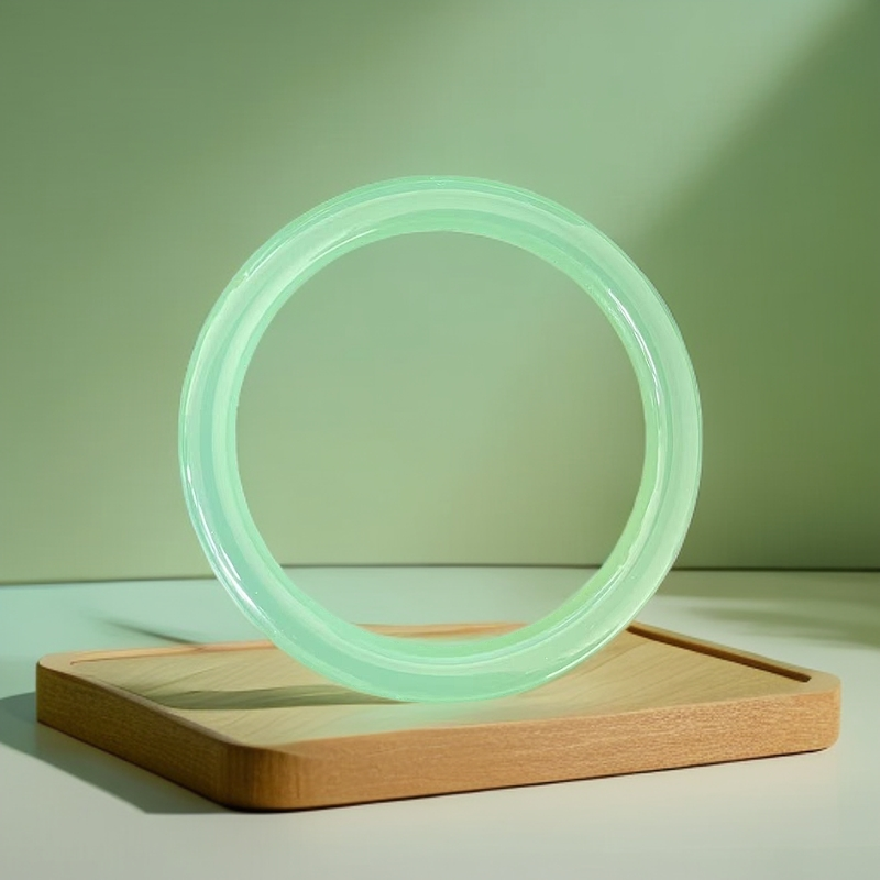 天然东陵玉正宽手镯