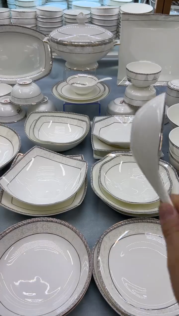 骨瓷玲珑9金鼎一个送大勺一个