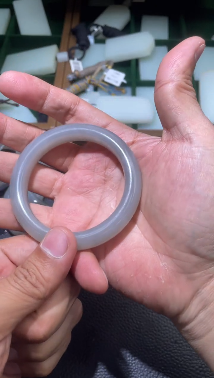 定制和田玉手镯 