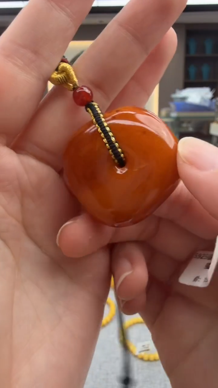 琥珀颈饰未镶嵌124秒拍号 假一罚三