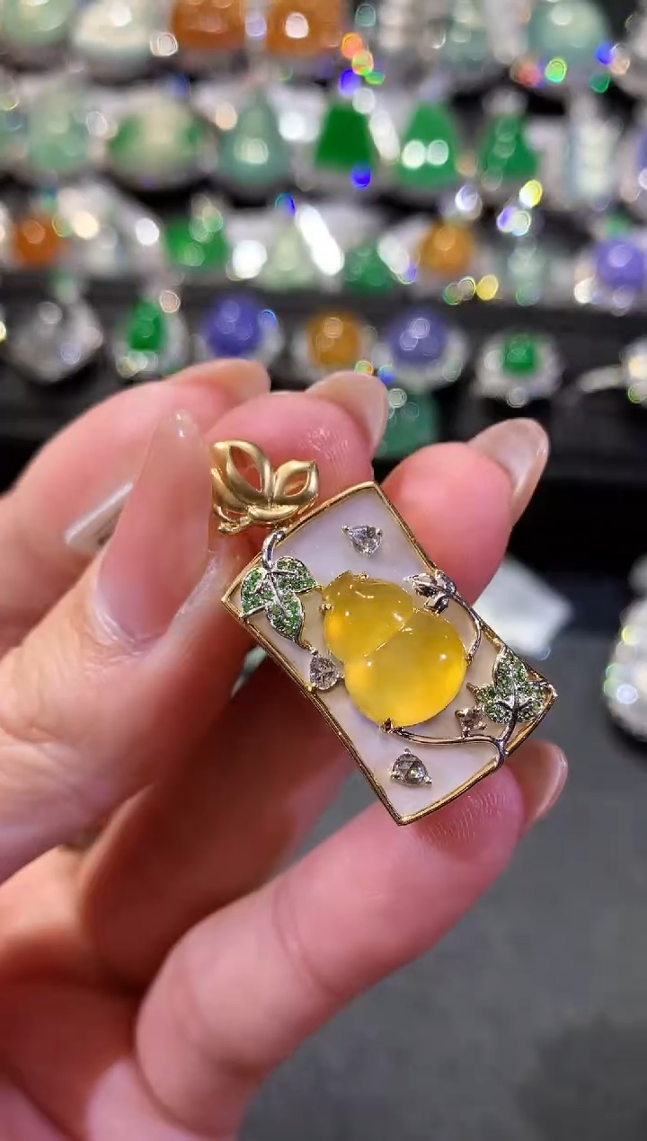 【闪购商品】翡翠吊坠(不含链)18K金镶嵌110-葫芦