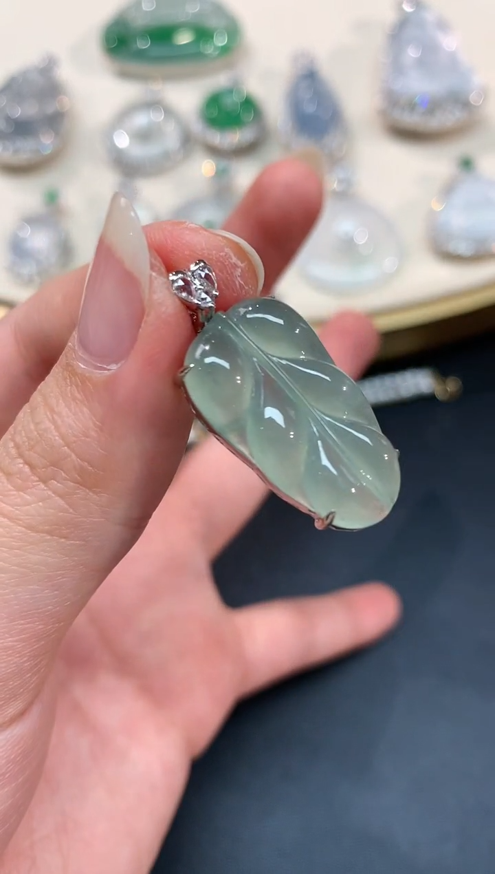 【闪购商品】翡翠吊坠(不含链)18K金镶嵌叶子A354|3980