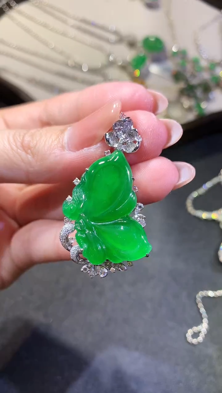 【闪购商品】翡翠吊坠(不含链)18K金镶嵌239-花仙子