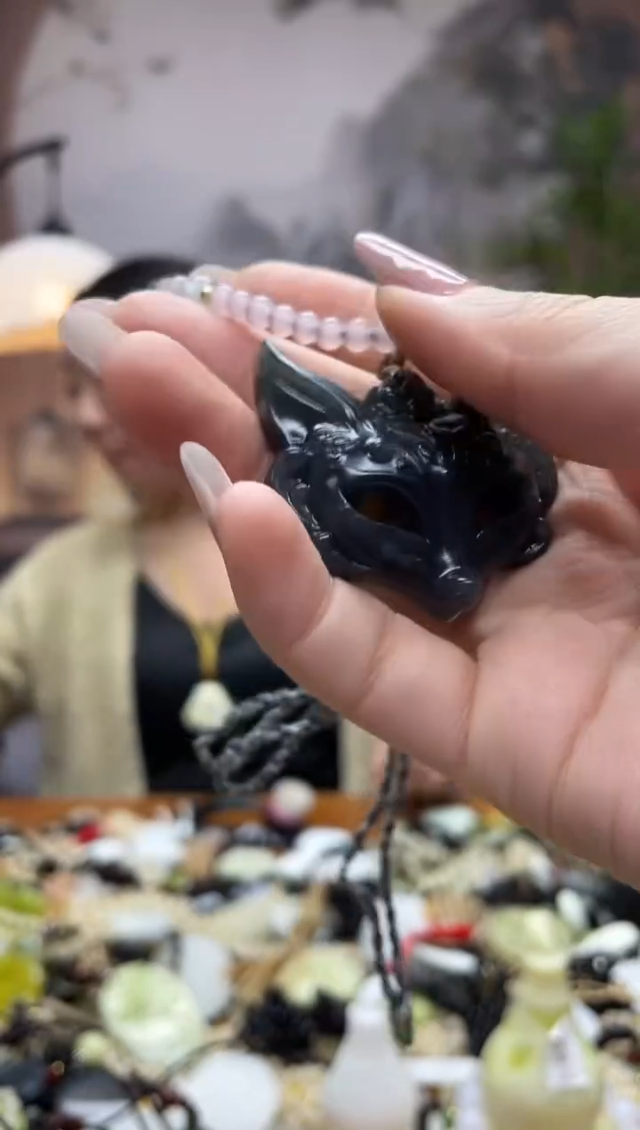 未镶嵌岫玉吊坠·